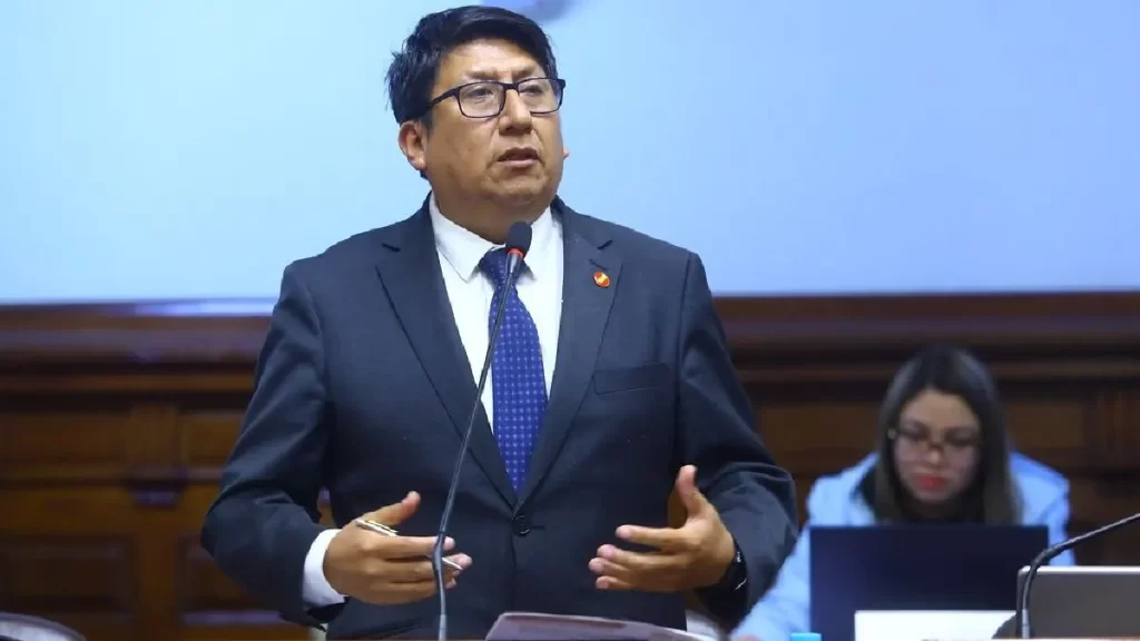 PERÚ LIBRE QUIERE CONTROLAR LA JUSTICIA: PLAN DE ESCUELA DE CAPACITACIÓN PARA JUECES Y FISCALES..!!!