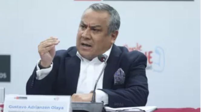 LICENCIA SIN GOCE DE HABER A GUSTAVO ADRIANZÉN EN EL CENTRO DE LA POLÉMICA..!!!