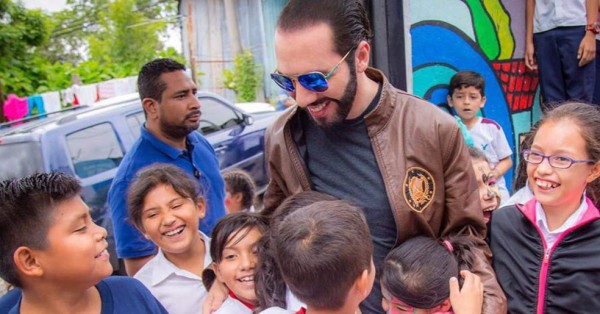¡EL SALVADOR CRECE CON BUKELE! “DOS ESCUELAS POR DÍA” PARA UN FUTURO MÁS BRILLANTE..!!!!!