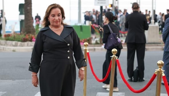 PRESIDENTA  BOLUARTE EN NIZA,  FRANCIA