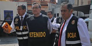 EXVICEMINISTRO JORGE CUBA FUGA A ECUADOR ANTES DE SENTENCIA POR CASO METRO DE LIMA..!!!!