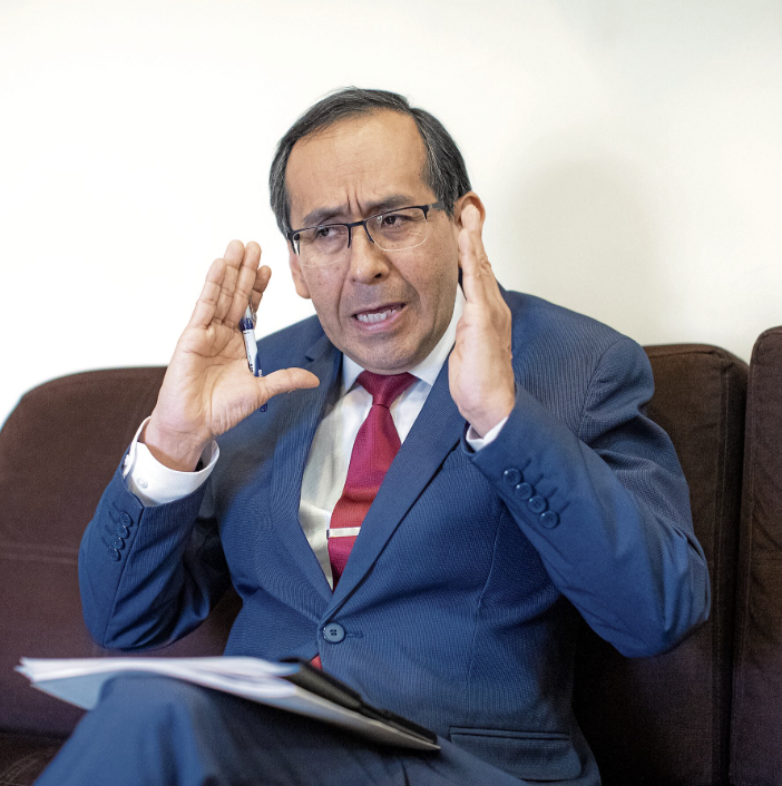 RESOLUCIÓN JUDICIAL IMPIDE SALIDA DEL PORTAVOZ DE BOLUARTE..!!!!