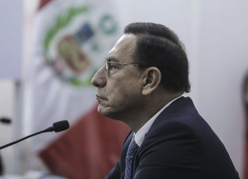 MARTÍN VIZCARRA ENFRENTA A FISCAL EN TENSO CAREO..!!!!!
