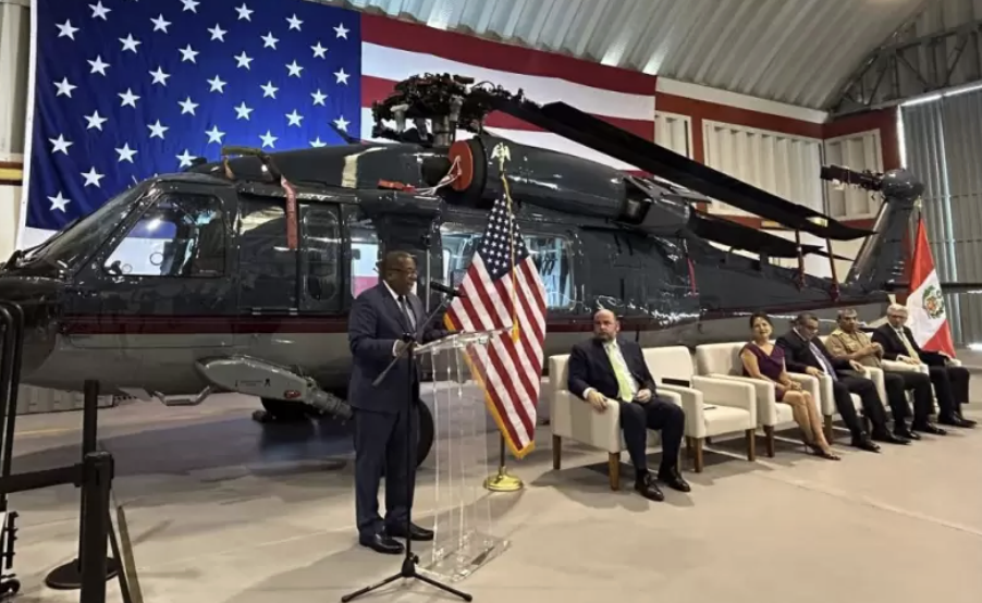 PERÚ RECIBE TRES HELICÓPTEROS BLACK HAWK DE EE. UU. PARA COMBATIR EL NARCOTRÁFICO..!!!!!