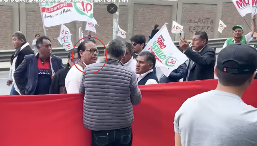 JEE INVESTIGA A ROBERTO SÁNCHEZ POR USAR PORTÁTIL CON SÍMBOLOS CASTILLISTAS EN BARBADILLO..!!!!!