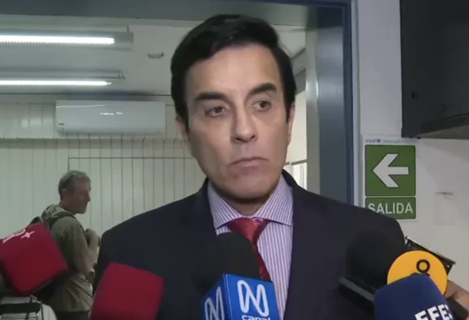 CARLOS ESPÁ EN APUROS JEE DECLARA INADMISIBLE SU POSTULACIÓN Y DA DOS DÍAS PARA CORREGIR..!!!!!