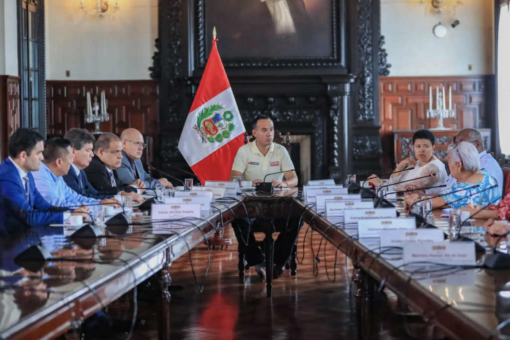 PRESIDENTE JOSE JERÍ SE REUNE CON LAS MADRES DEL VASO DE LECHE UN GESTO QUE RESTAURA LA CONFIANZA..!!!!!