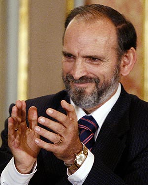 YEHUDE SIMÓN: “LA JUVENTUD SALVARÁ NUESTRO PAÍS”