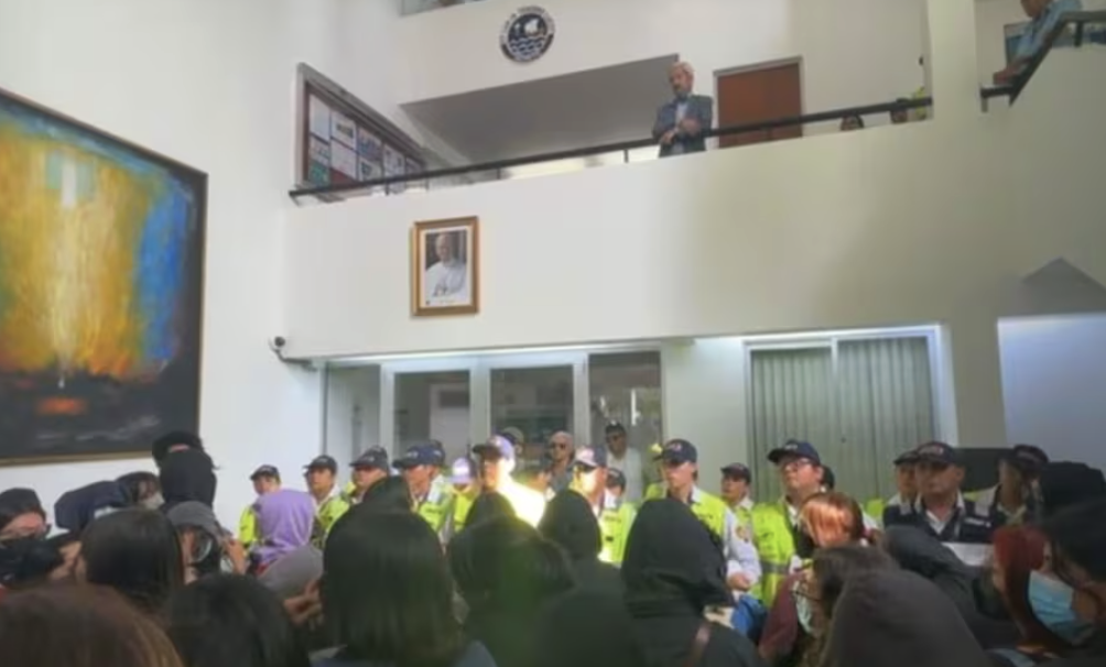 ¡LA PUCP LA UNIVERSIDAD SEUDO CATOLICA TOMADA A LA FUERZA..!!!!!!