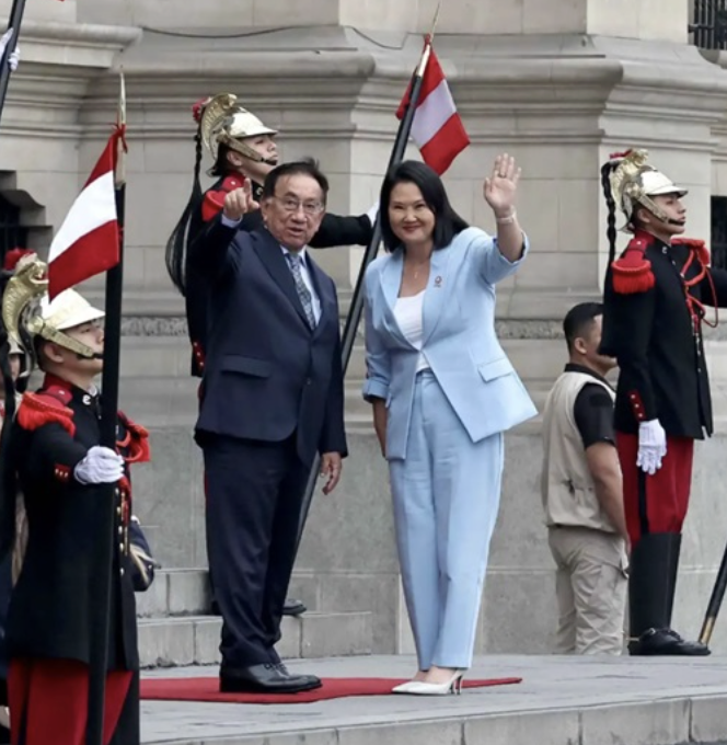 KEIKO FUJIMORI Y JOSÉ BALCÁZAR PONEN EN MARCHA LA TRANSICIÓN DEL PODER CON REUNIÓN CLAVE EN PALACIO DE GOBIERNO..!!!!