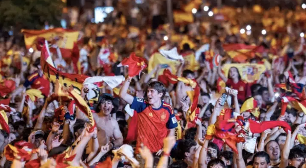 LA FIESTA DE LOS CAMPEONES DEL MUNDO ESPAÑA CELEBRA SU SEGUNDO MUNDIAL EN UNA FIESTA QUE QUEDARÁ PARA LA HISTORIA..!!!!